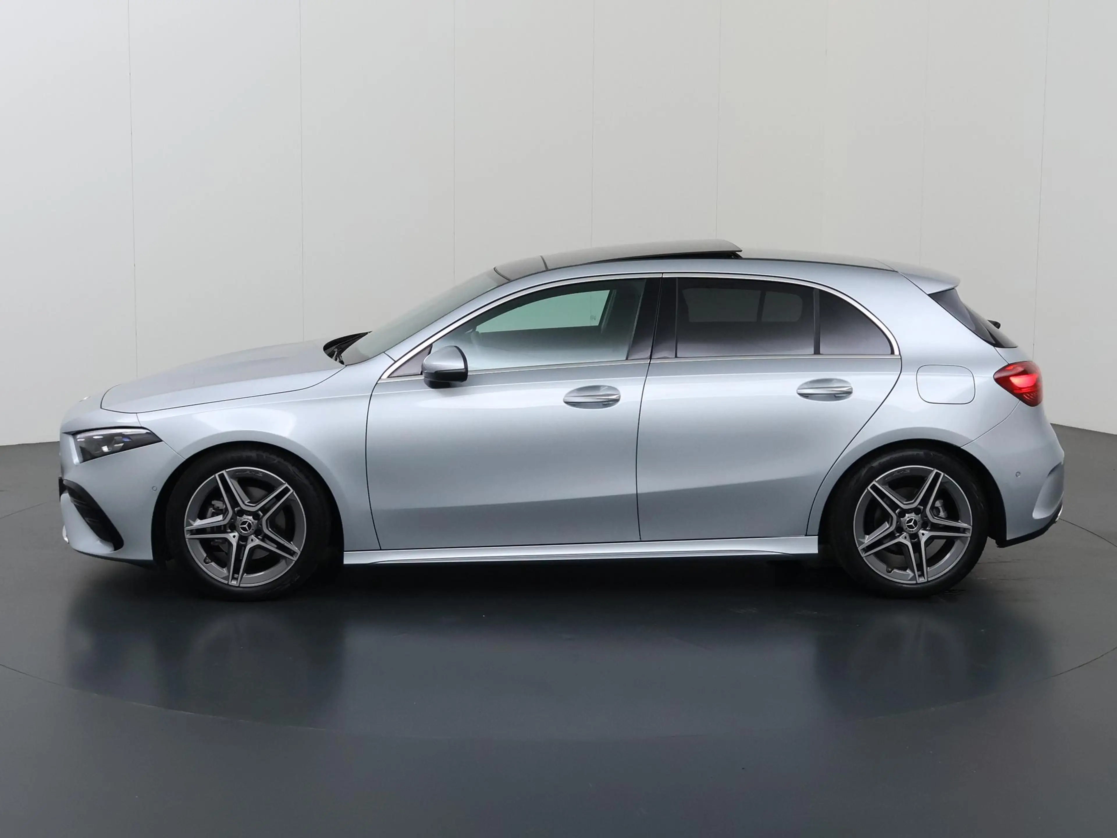 Mercedes-Benz A 180 Star Edition AMG Line | Panoramadak | Trekhaak | C — photo 5