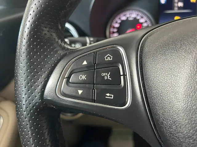 Mercedes-Benz GLC view 18