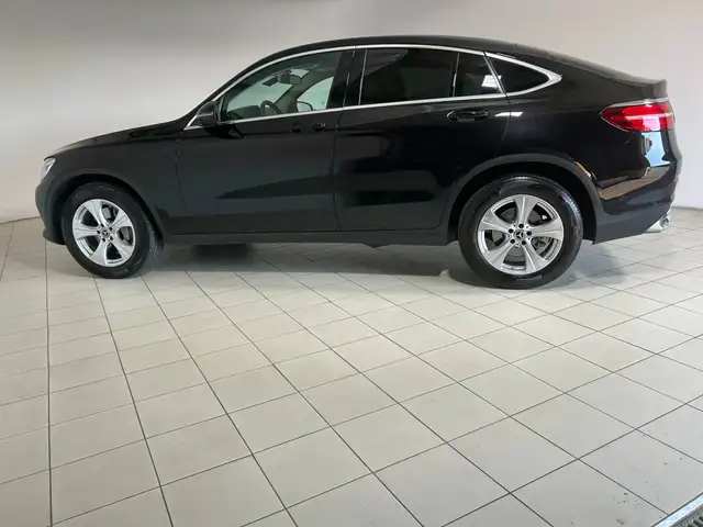 Mercedes-Benz GLC view 4