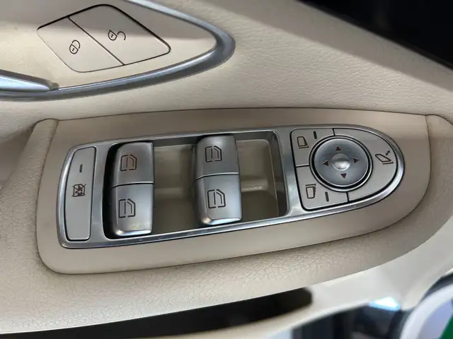 Mercedes-Benz GLC view 23