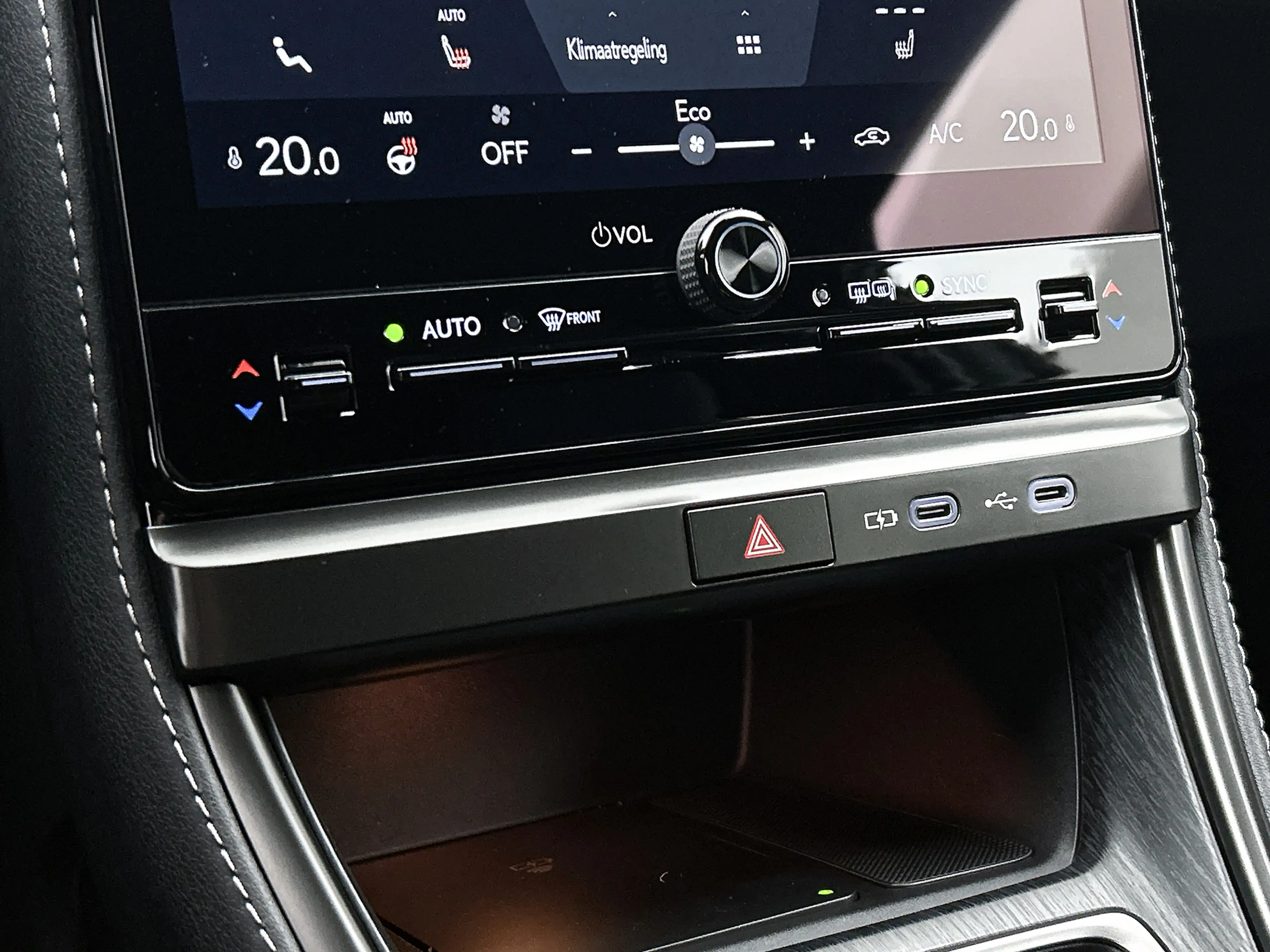 Lexus LBX Relax 2WD Tech Pack | Trekhaak afneembaar | Blinds — photo 14