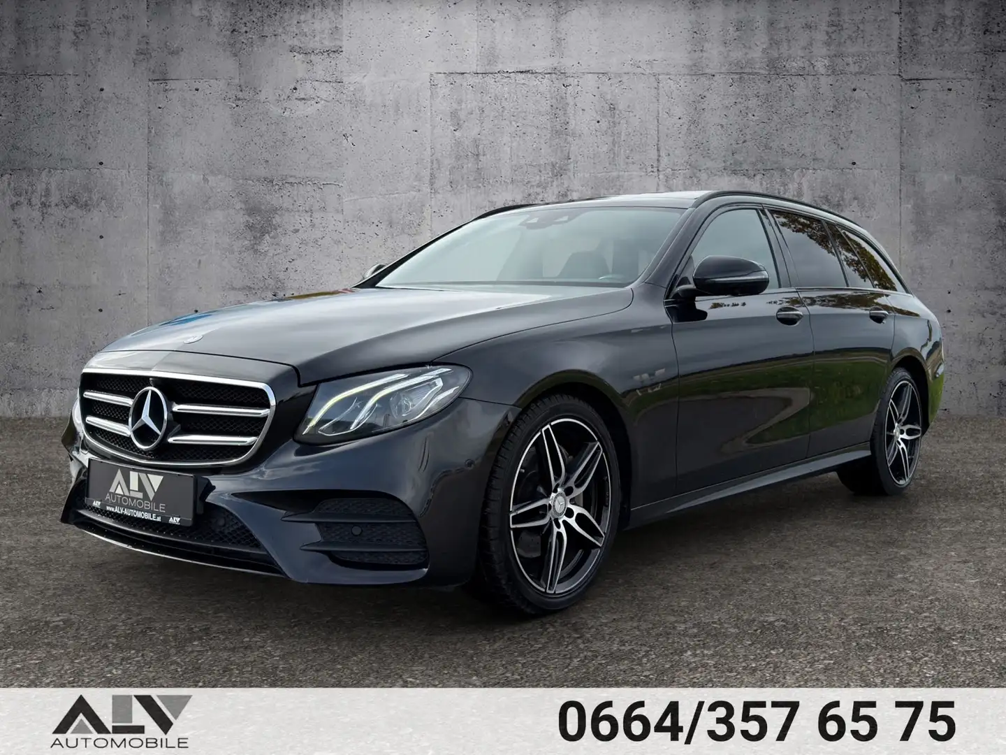Mercedes-Benz E 220 d T AMG-Line Pano|LED|ALL-Black Schwarz - 2