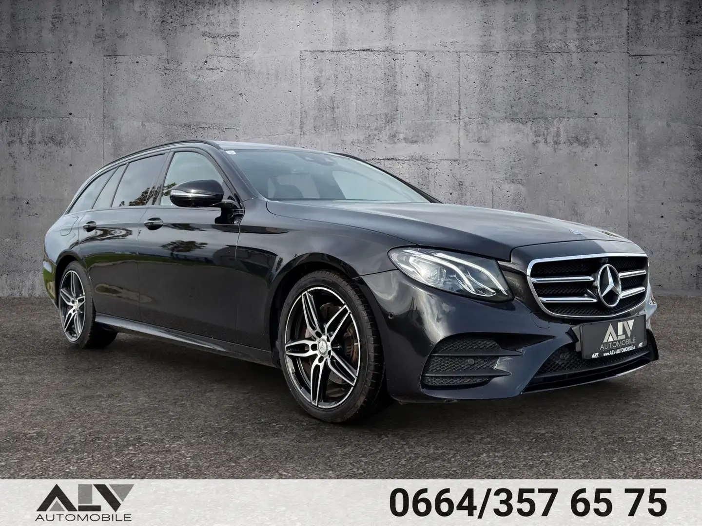 Mercedes-Benz E 220 d T AMG-Line Pano|LED|ALL-Black Schwarz - 1