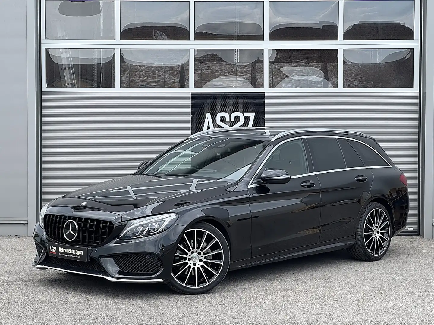 Mercedes-Benz C 220 CDI AMG Line d Schwarz - 1