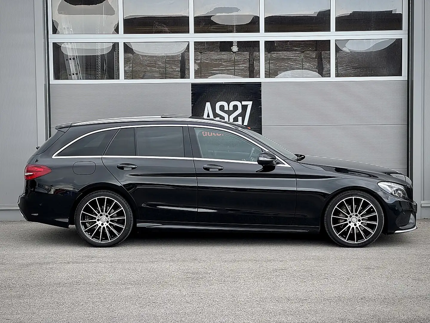 Mercedes-Benz C 220 CDI AMG Line d Schwarz - 2