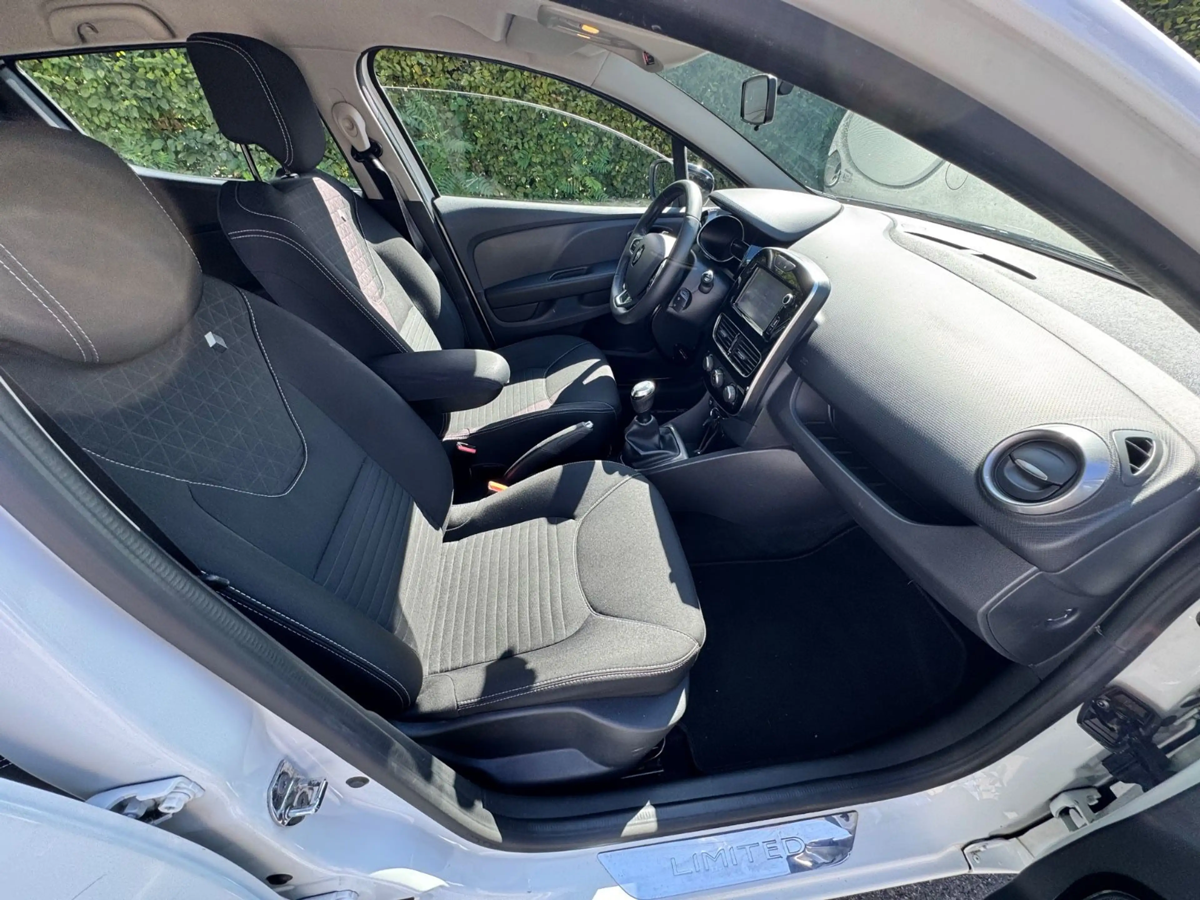 Renault Clio IV Limited /Top Gepflegt/Navi-PDC/ — photo 4