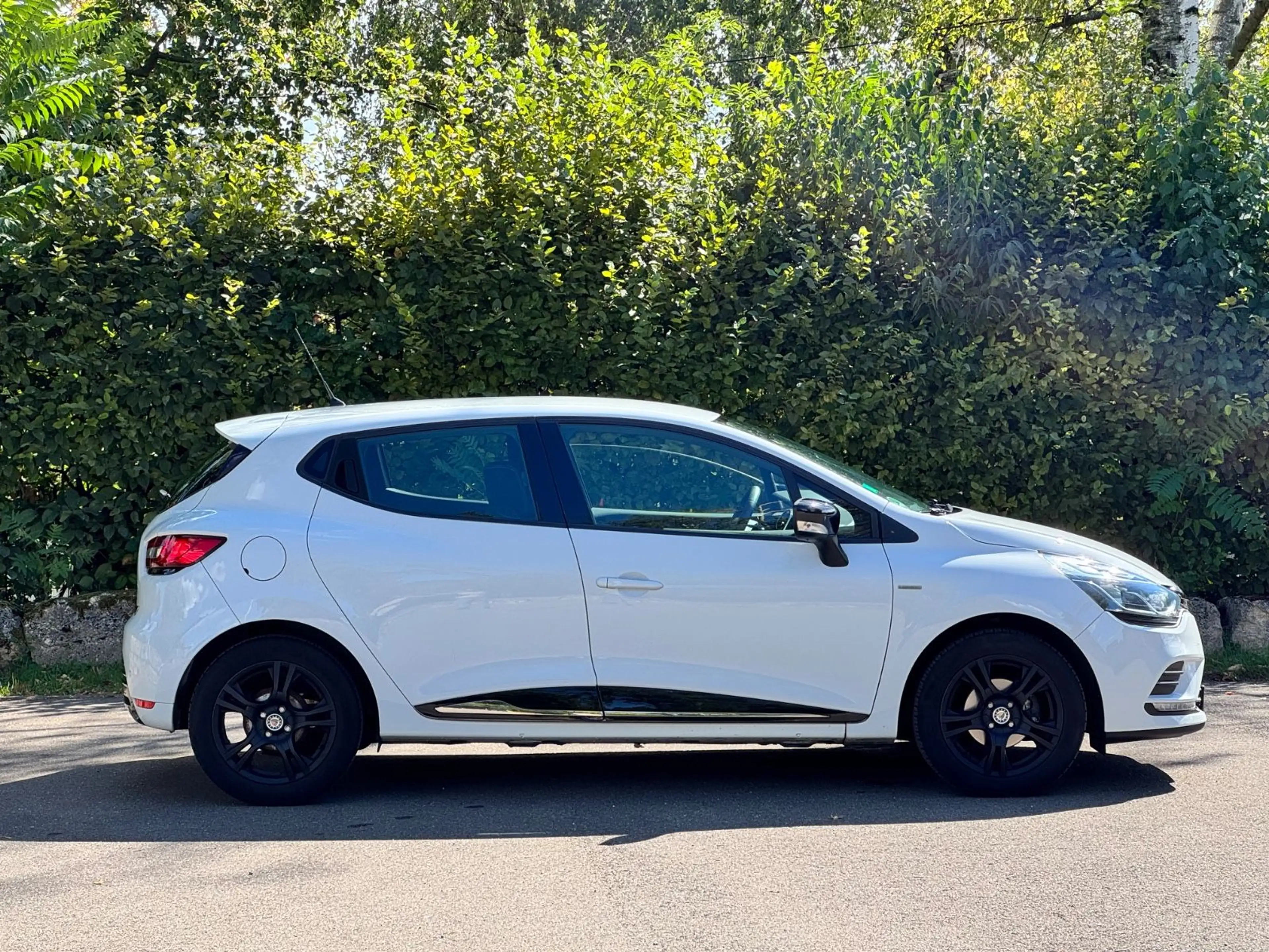 Renault Clio IV Limited /Top Gepflegt/Navi-PDC/ — photo 2