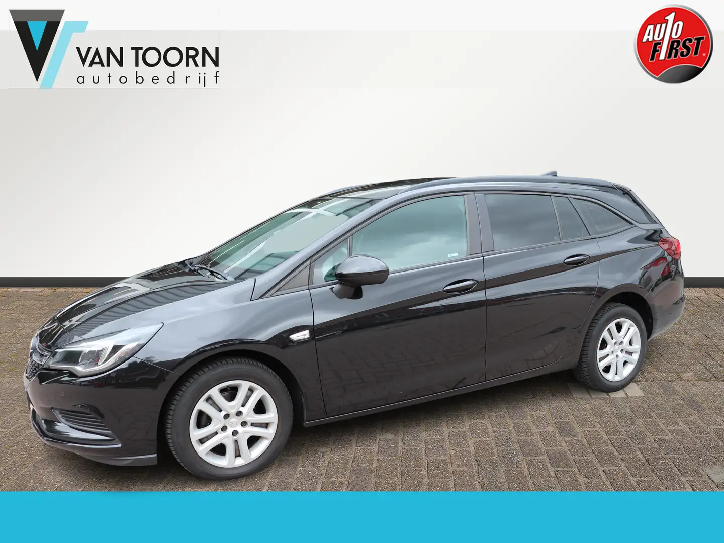 Opel Astra Sports Tourer 1.4 Online Edition 150pk. Navigatie, Zwart - 1