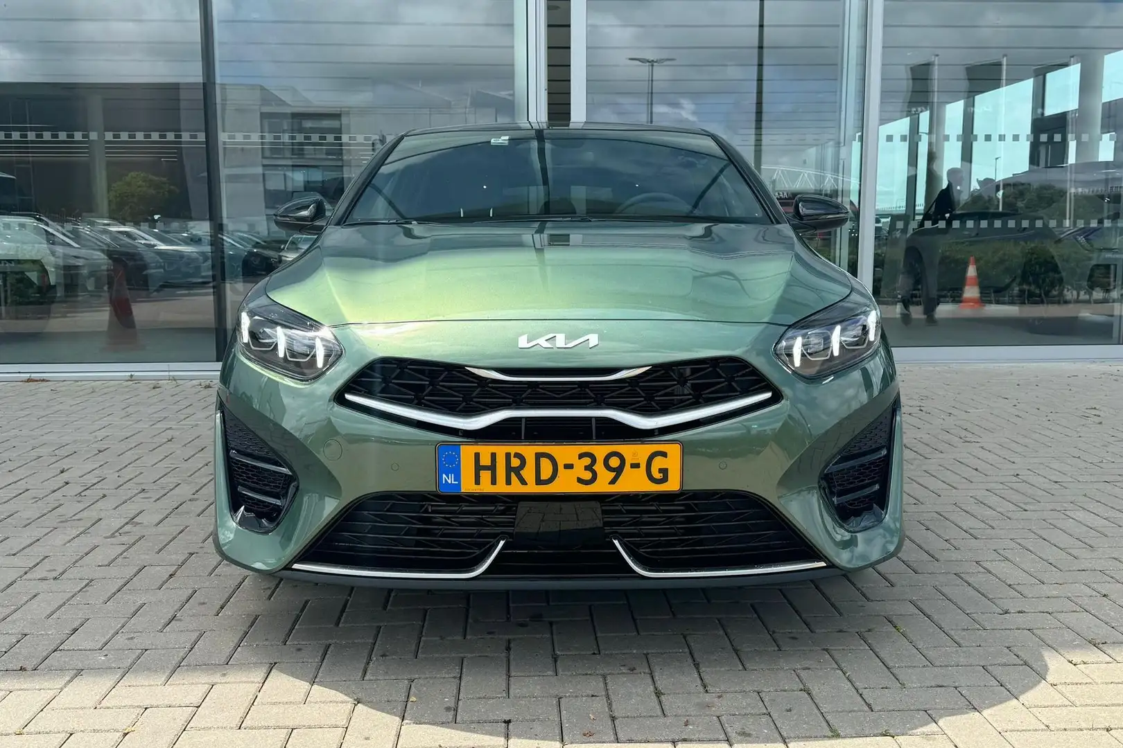 Kia ProCeed / pro_cee'd 1.5 Turbo Automaat GT-Line | LED | Lichtmetaal | P Groen - 2