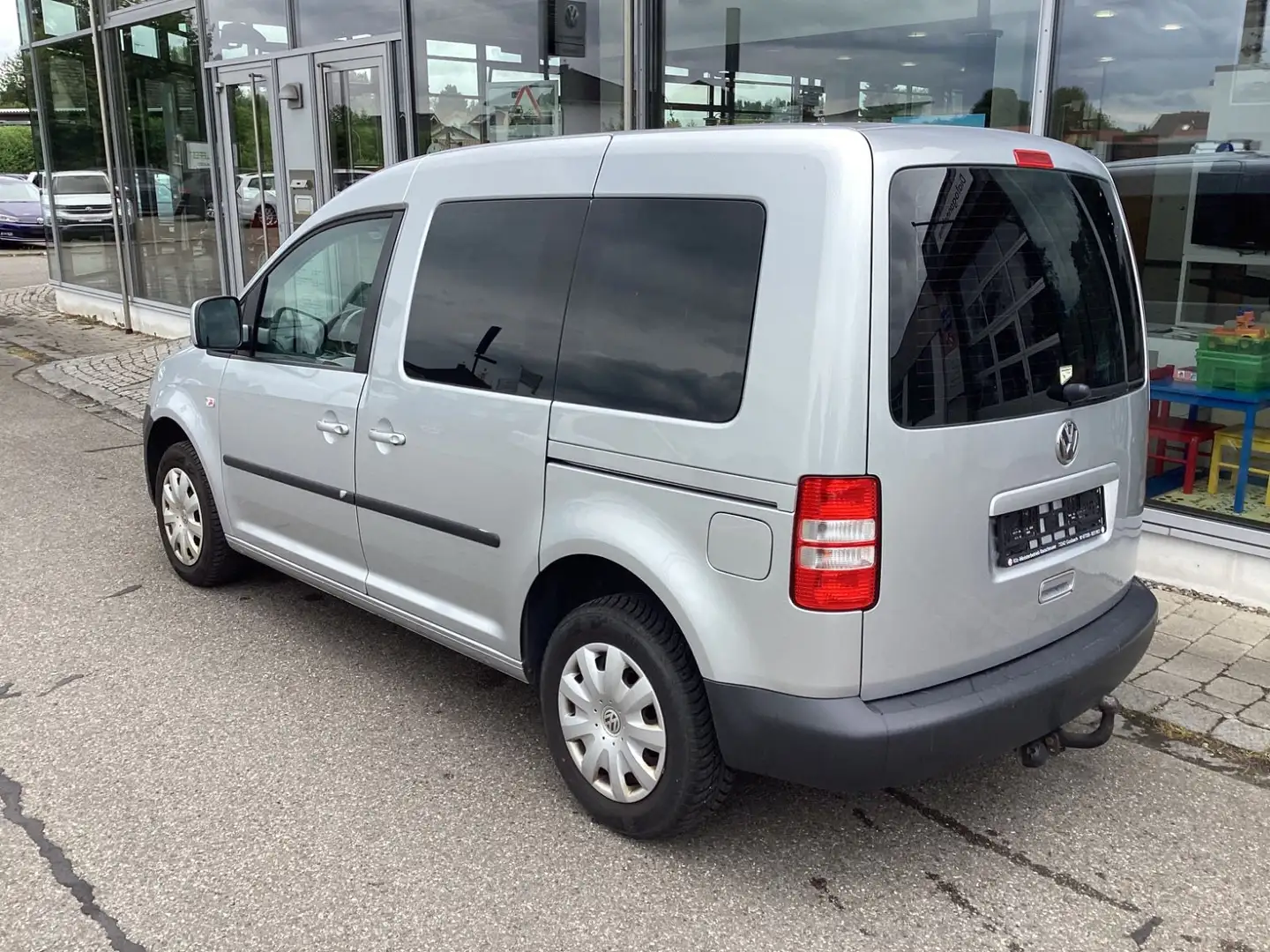Volkswagen Caddy 1.6 TDI Roncalli/Klima/SHZ/AHK Silber - 2