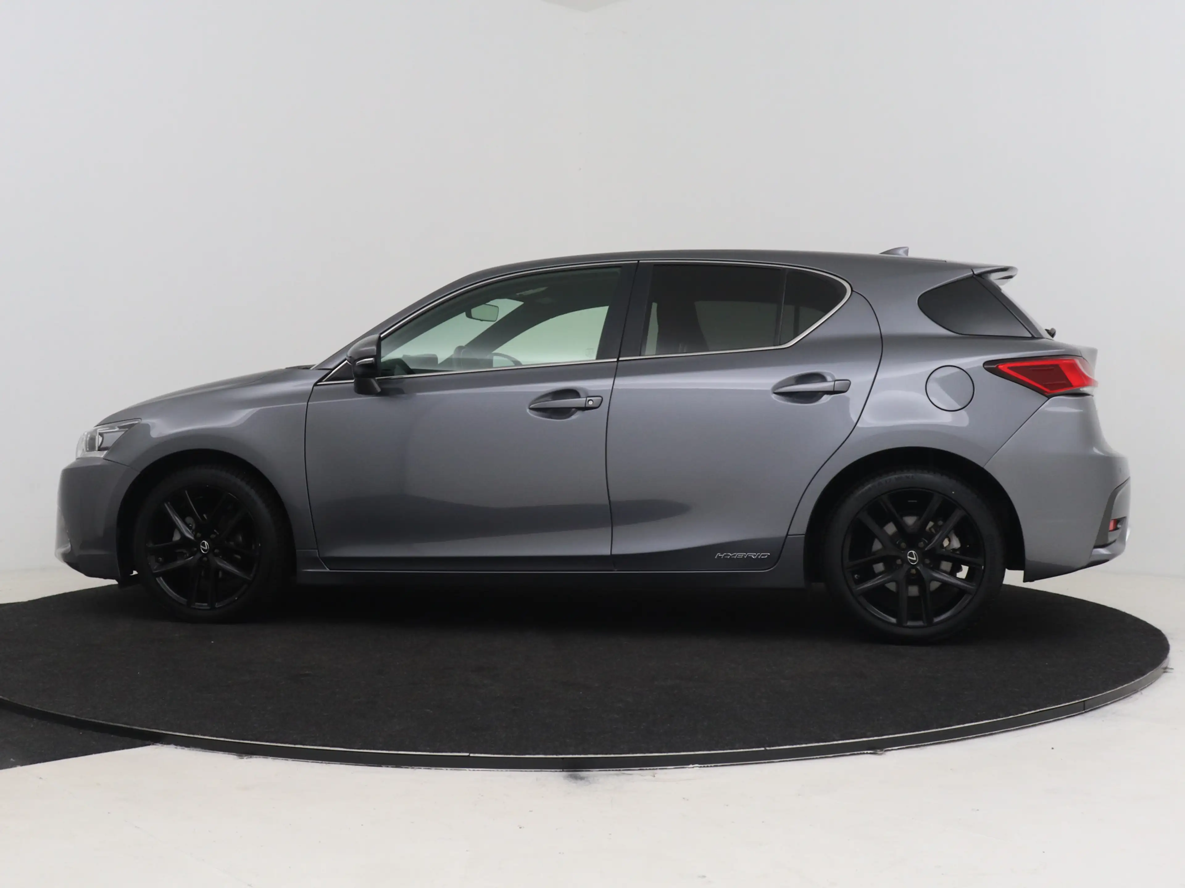 Lexus CT 200h Sport Edition Mercury Grey metallic Black/ Dark Ro — photo 3