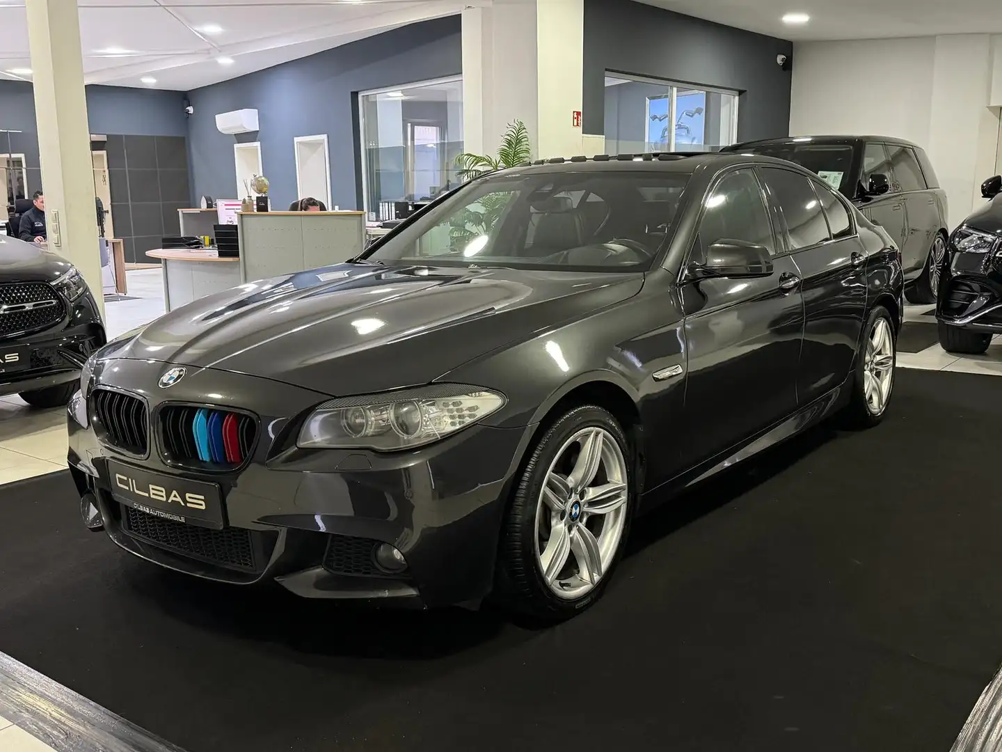 BMW 530 d M-SPORT *GSD*SHADOW*HUD*LEDER*SOFT CLOSE* Grau - 2