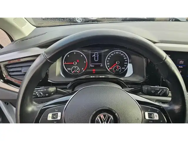 Volkswagen Polo view 5