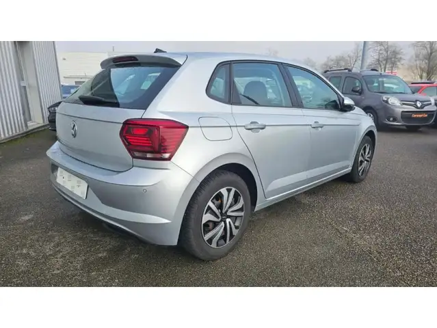 Volkswagen Polo view 3