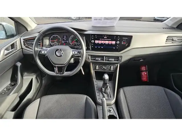 Volkswagen Polo view 4
