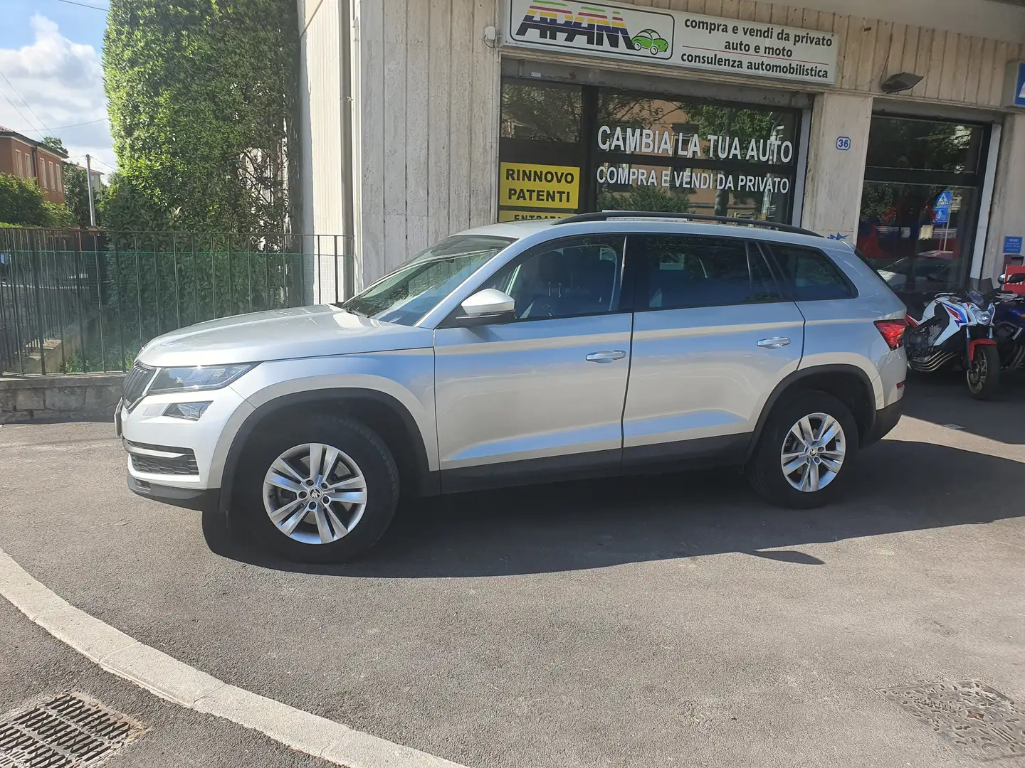 Skoda Kodiaq 2.0 TDI EVO SCR 4X4 DSG S-TECH 7 posti Argintiu - 2