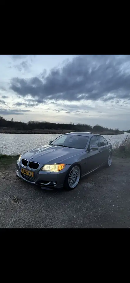 BMW 330