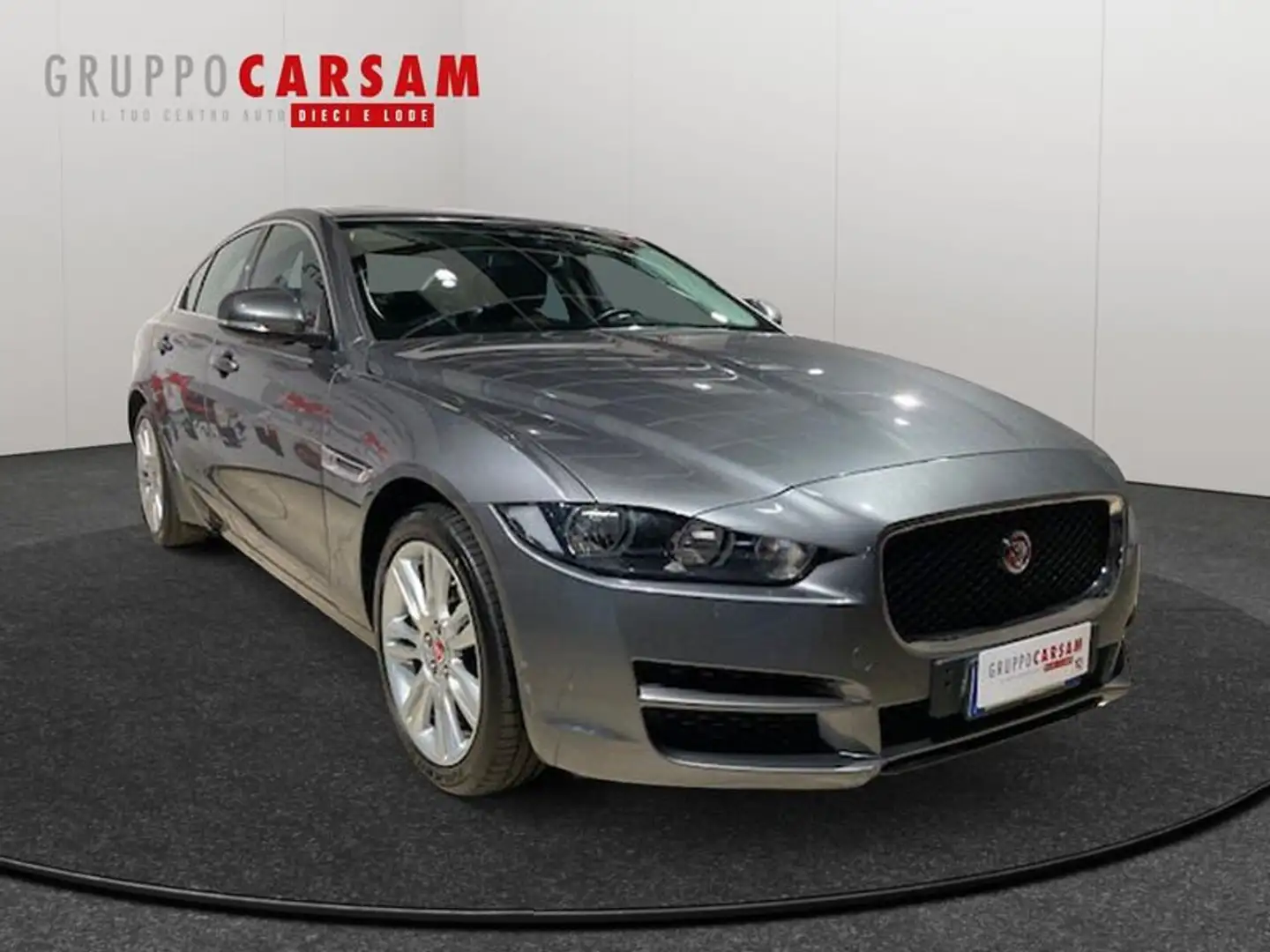 Jaguar XE 2.0 D Turbo 180CV AWD aut. Prestige Gris - 2