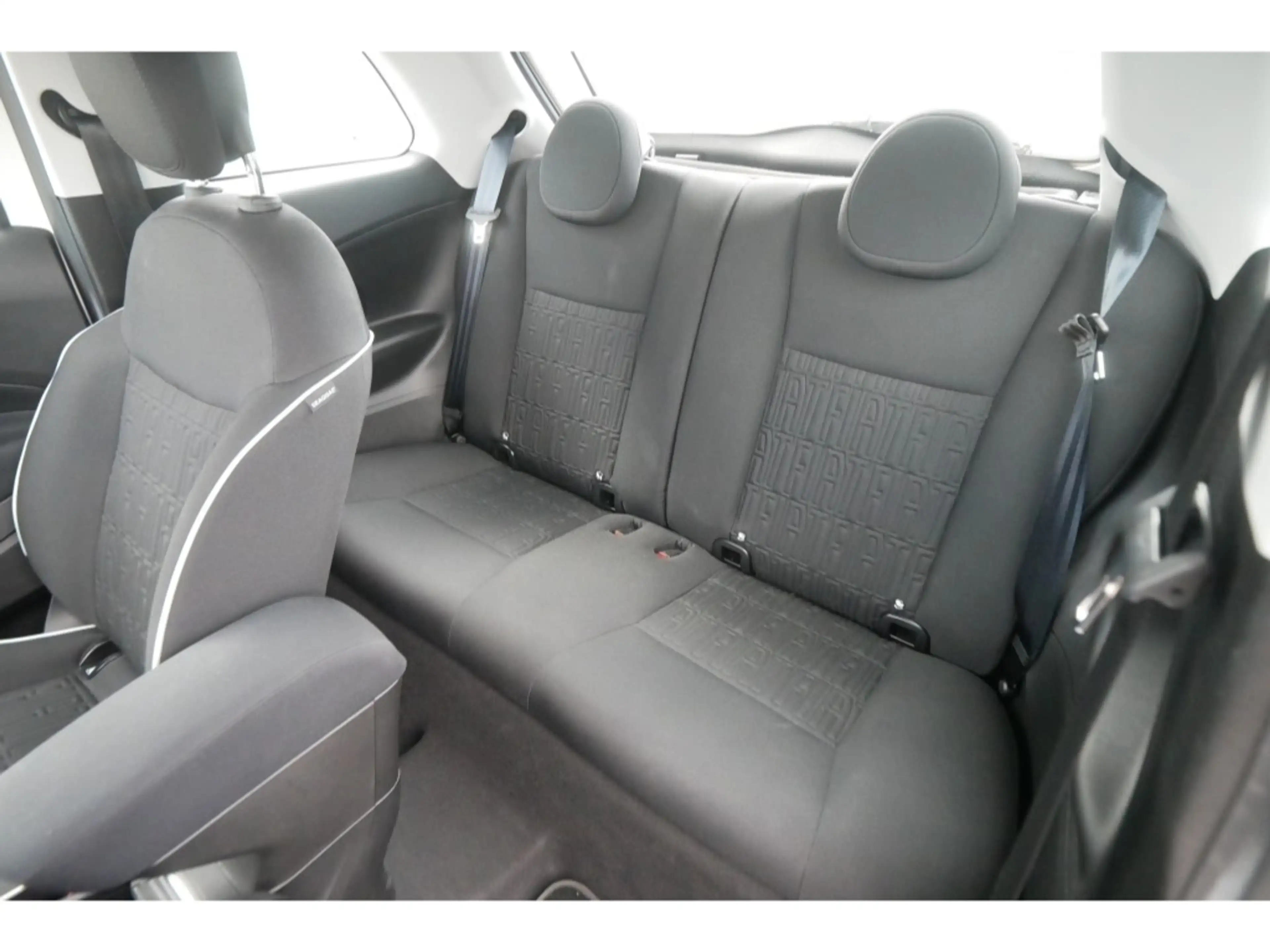 Fiat 500e AT 42 Kwh 118PS KOMFORT KAMERA SHZ ALU — photo 10