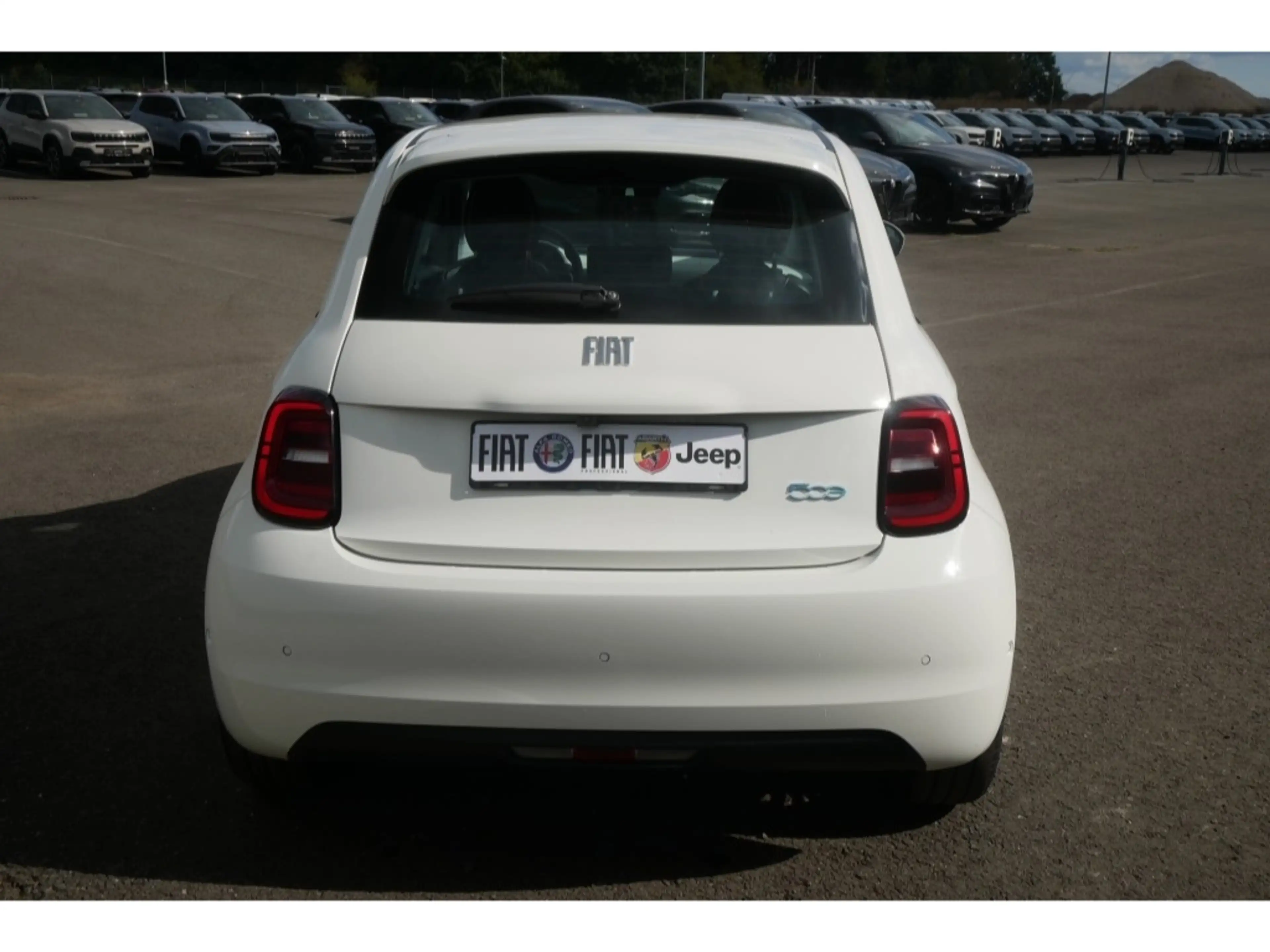 Fiat 500e AT 42 Kwh 118PS KOMFORT KAMERA SHZ ALU — photo 4