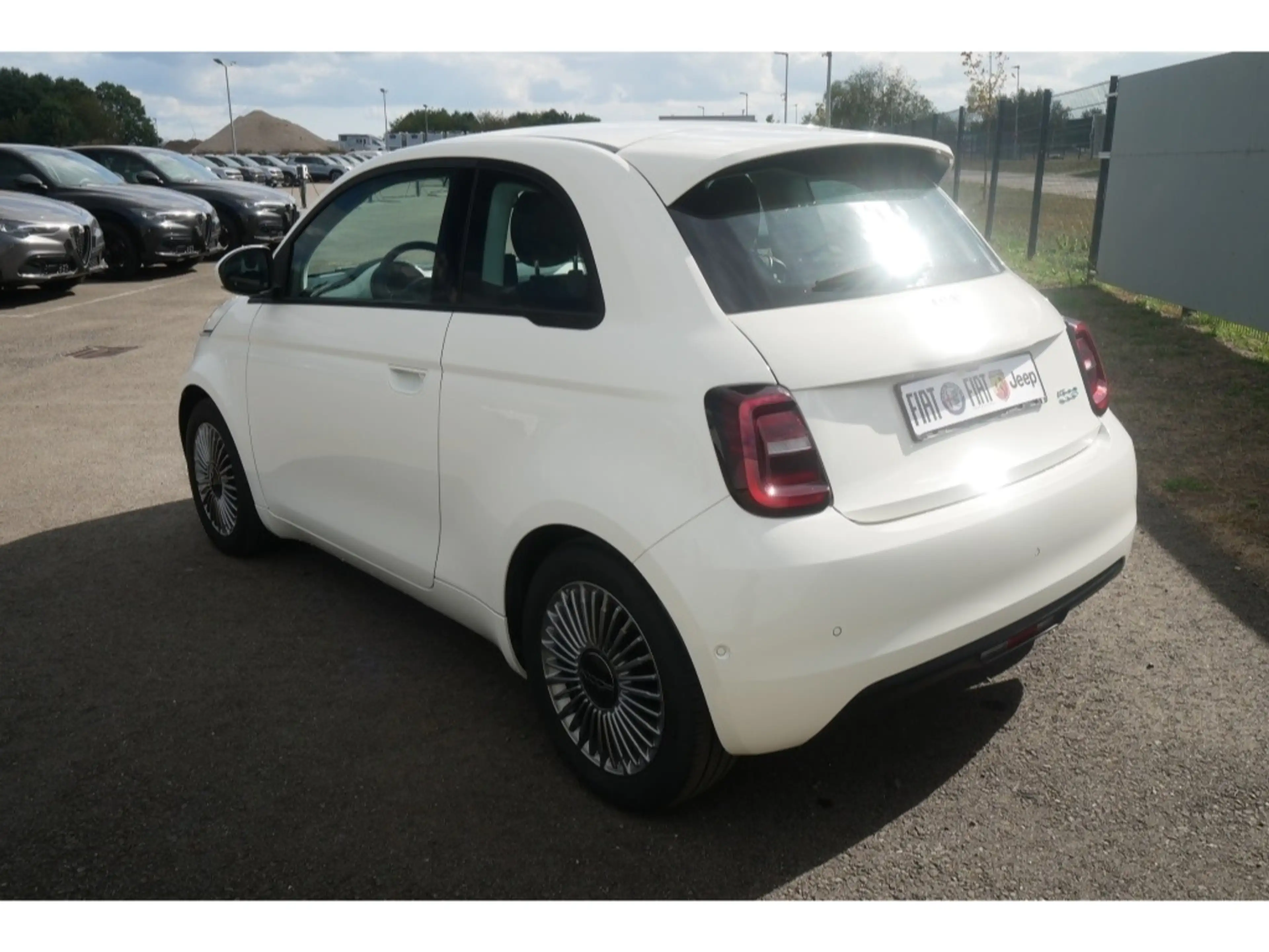 Fiat 500e AT 42 Kwh 118PS KOMFORT KAMERA SHZ ALU — photo 5