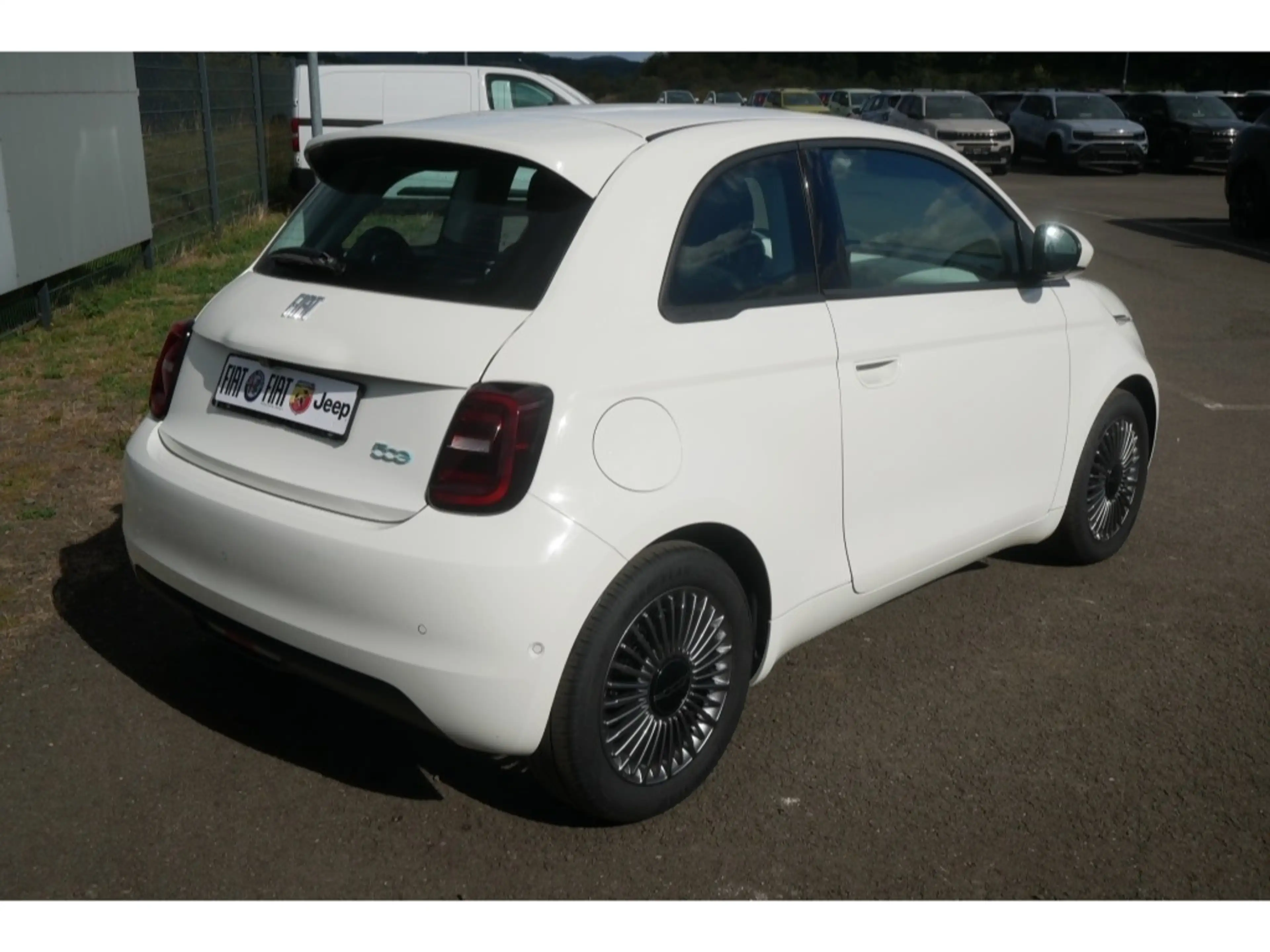Fiat 500e AT 42 Kwh 118PS KOMFORT KAMERA SHZ ALU — photo 3