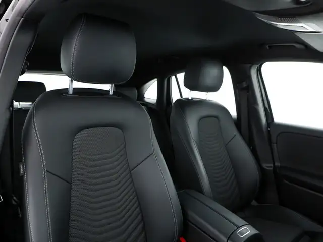 Mercedes-Benz Gla view 11