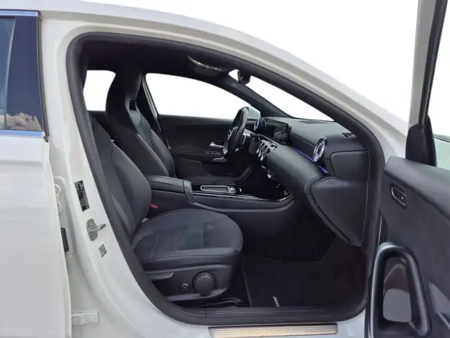 Mercedes-Benz A-Class view 9