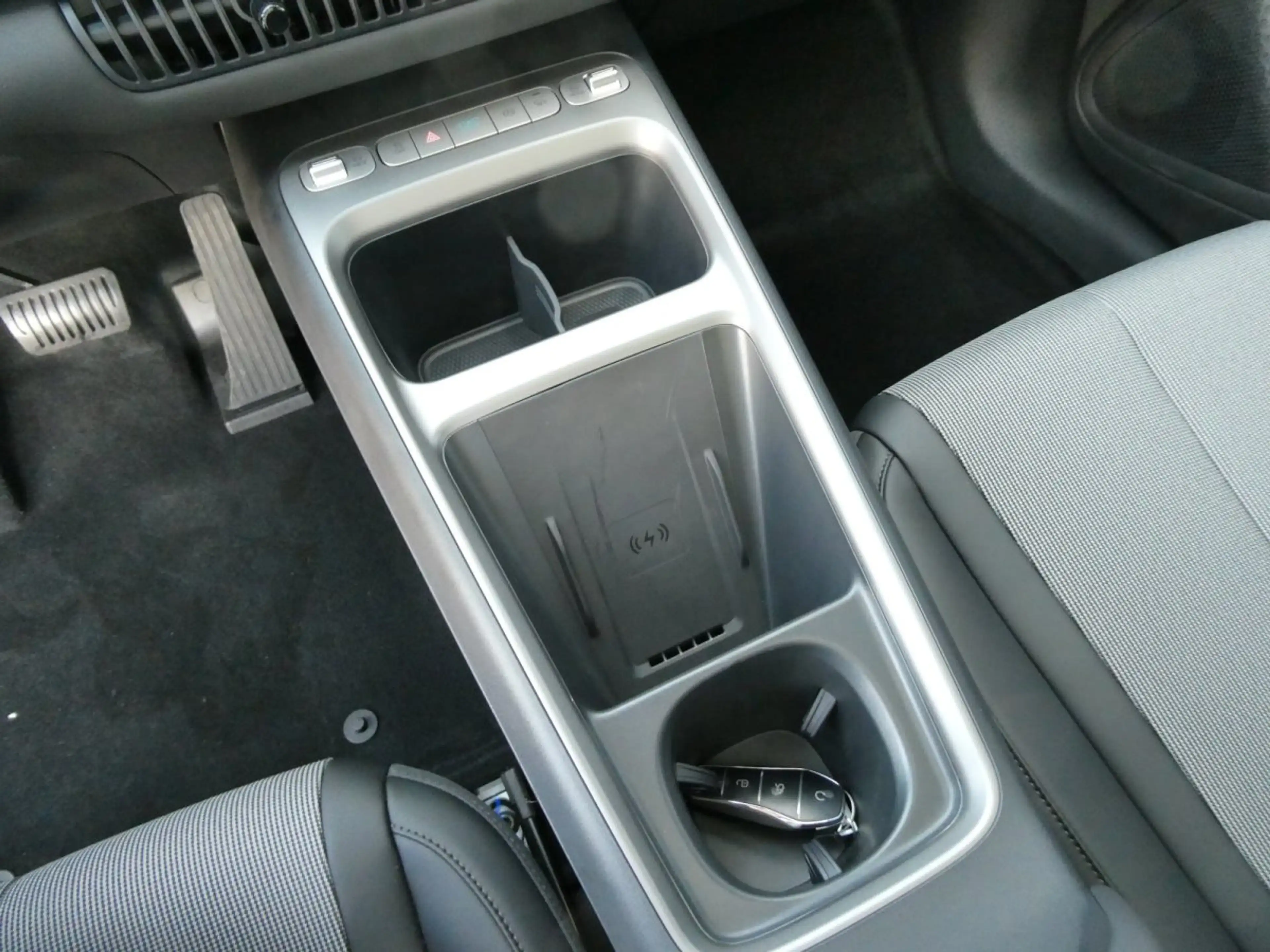 BYD Dolphin G DM-i Comfort*18,3 kWh *Glasdach*Head-Up*360Grad — photo 12