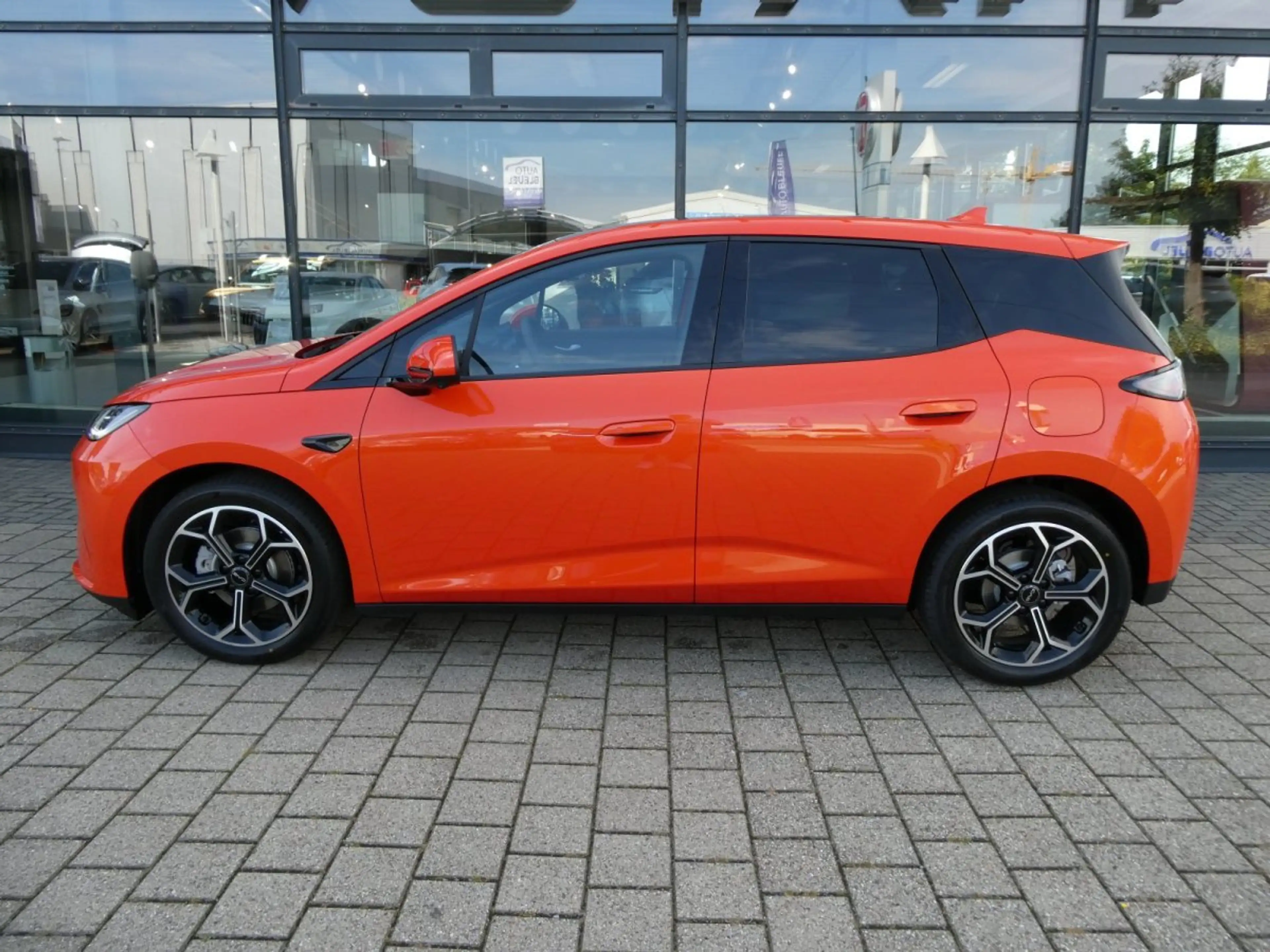 BYD Dolphin G DM-i Comfort*18,3 kWh *Glasdach*Head-Up*360Grad — photo 2