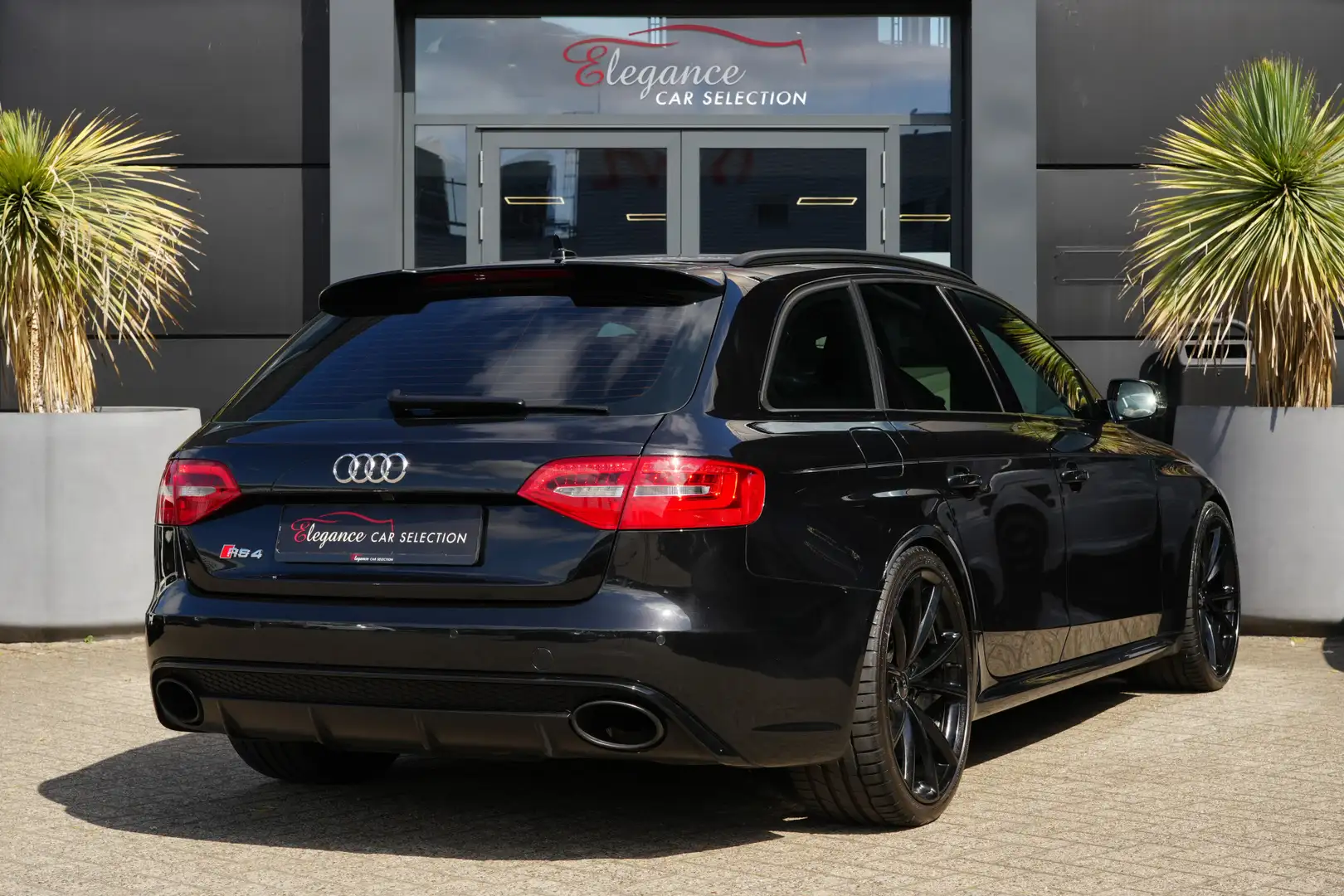 Audi RS4 A4 Avant 4.2 FSI quattro 450pk Panoramadak/Stoelve Černá - 2