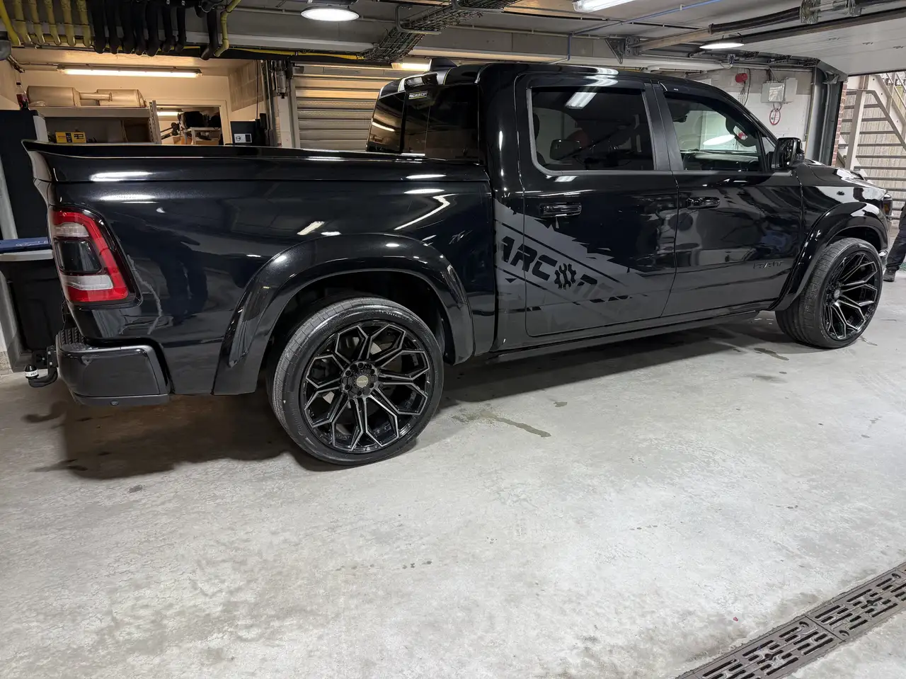 Dodge RAM 2023 — фото 12