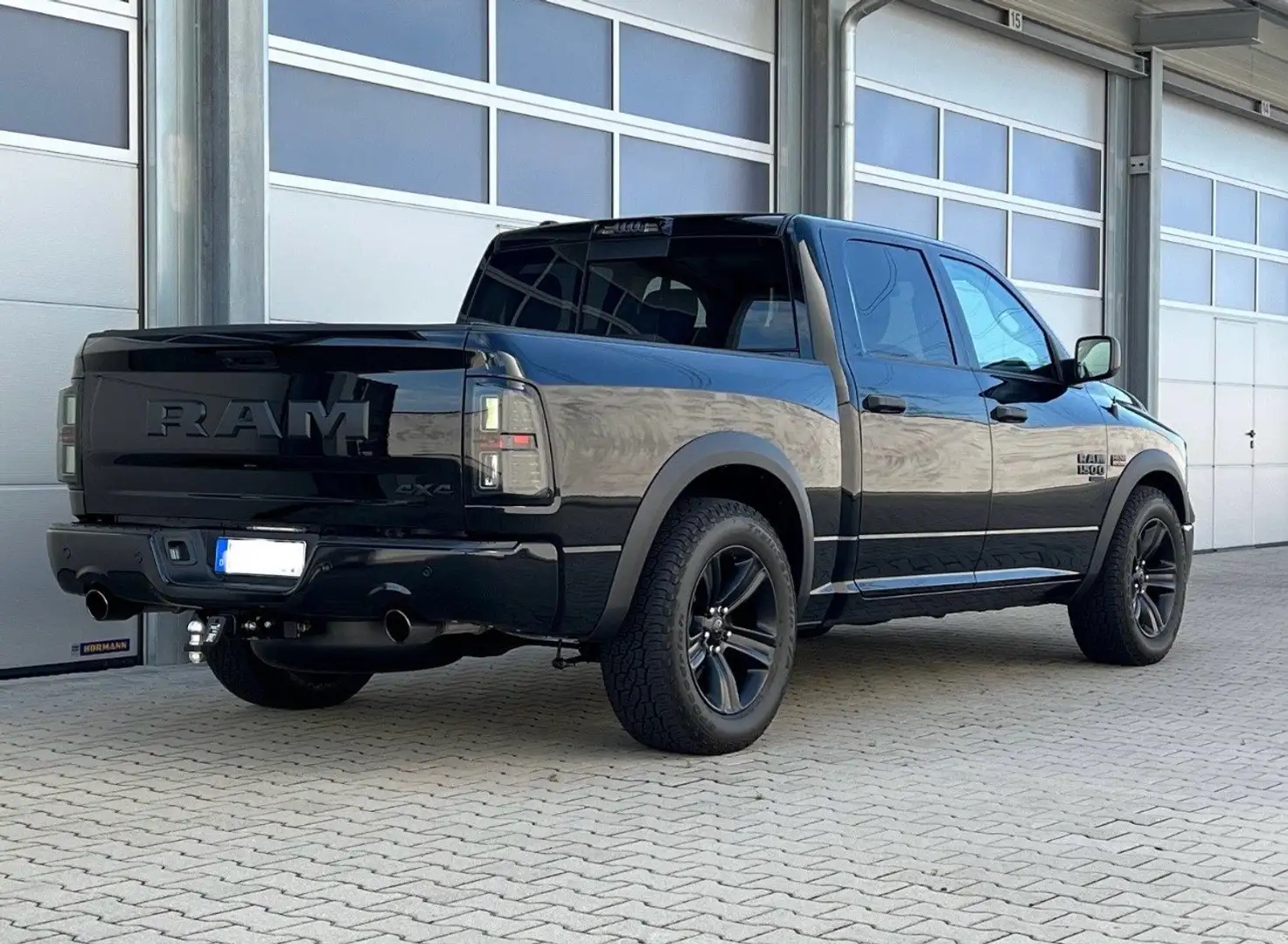 Dodge RAM classic Schwarz - 2
