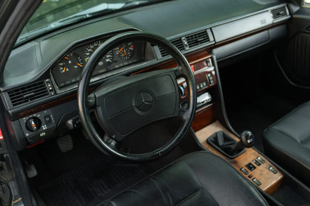 Mercedes-Benz 300 E-24V SPORTLINE, foto 9