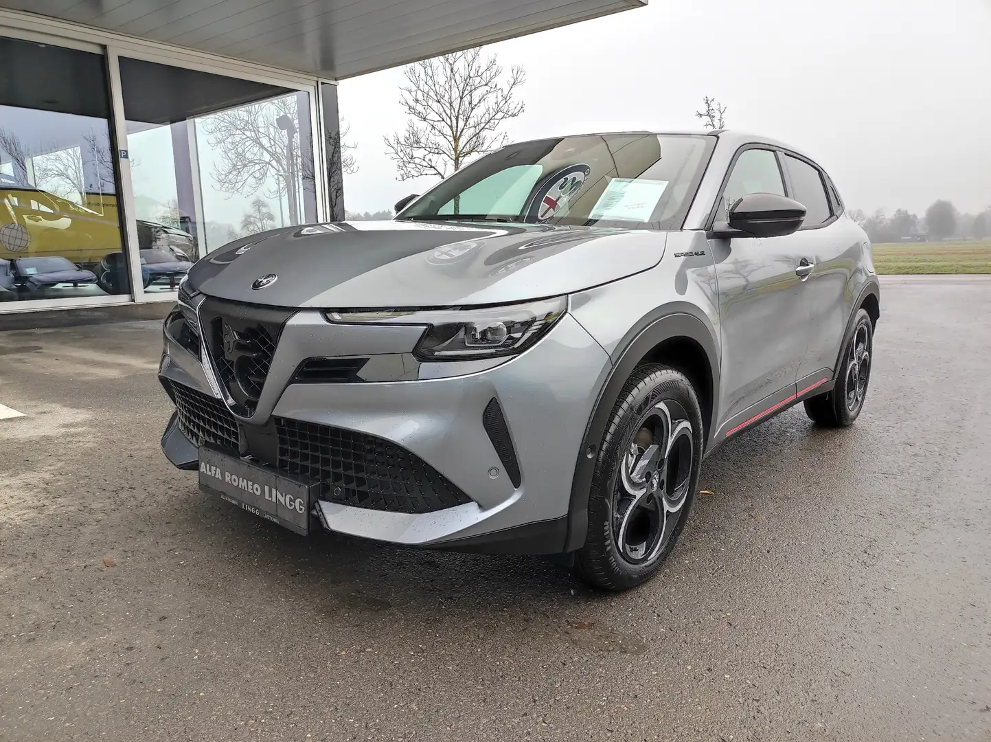 Alfa Romeo Junior Ibrida Speciale 1.2 MHEV e-DCT6 Grau - 1