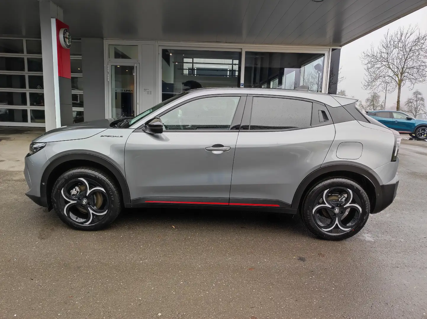 Alfa Romeo Junior Ibrida Speciale 1.2 MHEV e-DCT6 Grau - 2