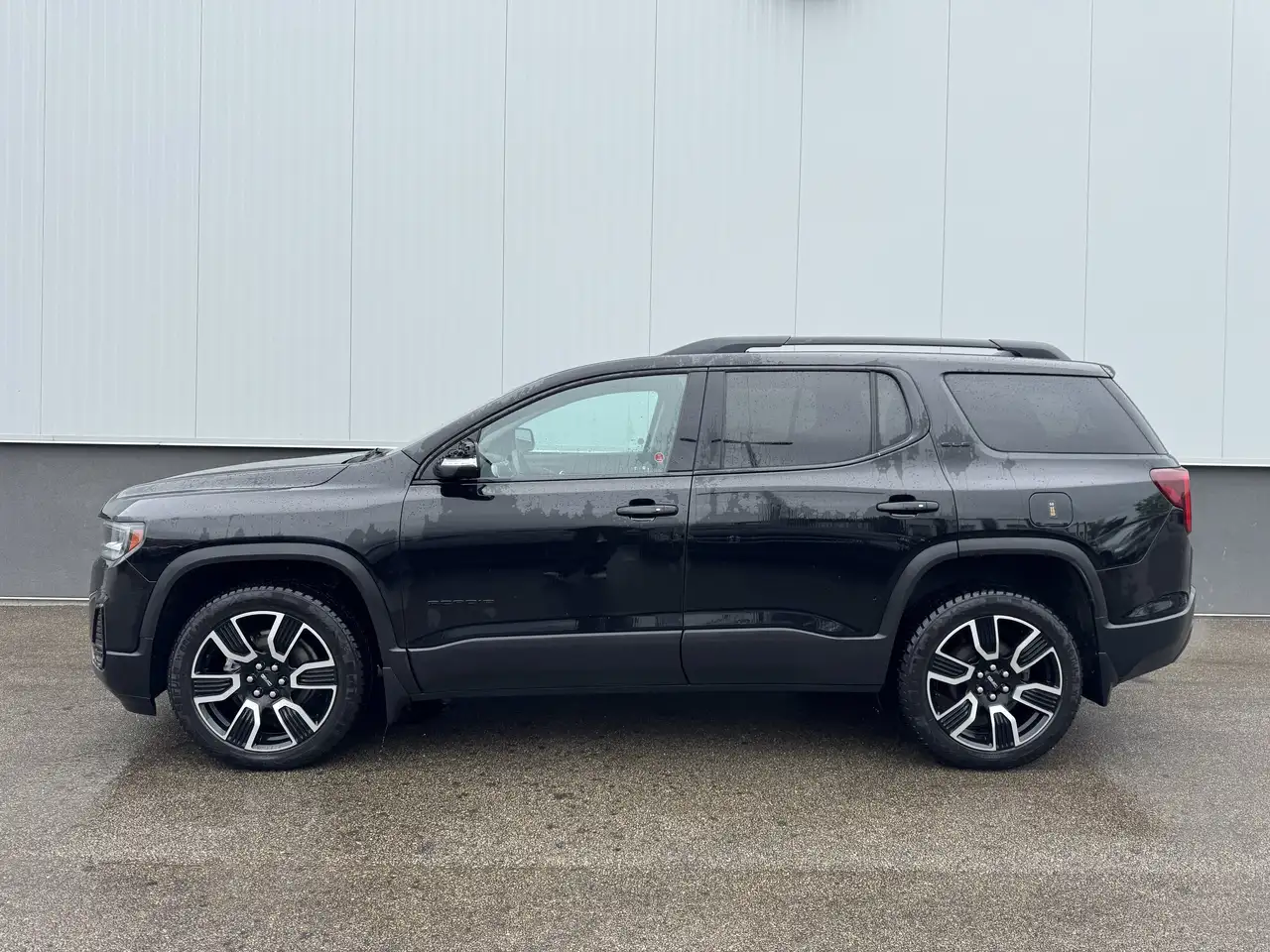 GMC Acadia снимка GMC Acadia