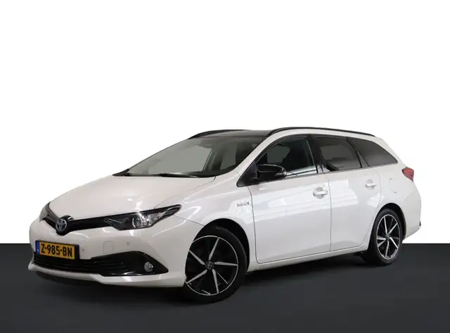 Toyota Auris Touring Sports 1.8 Hybrid Dynamic Ultimate | Trekh