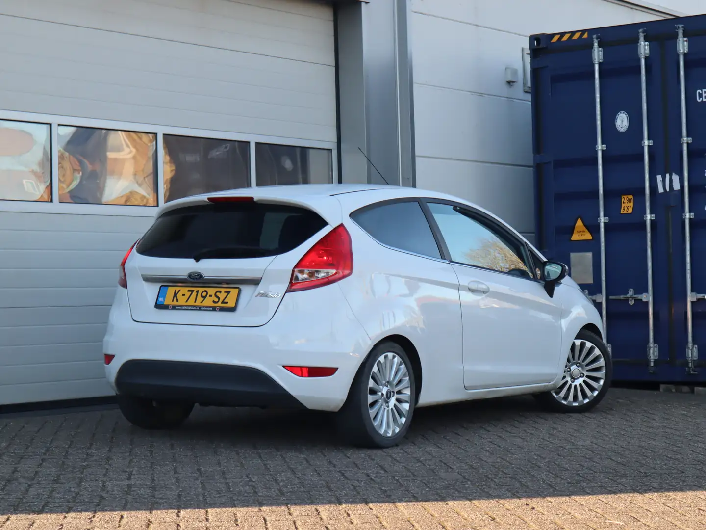 Ford Fiesta 1.25 82PK Titanium / APK 12-03-2026 Blanc - 2
