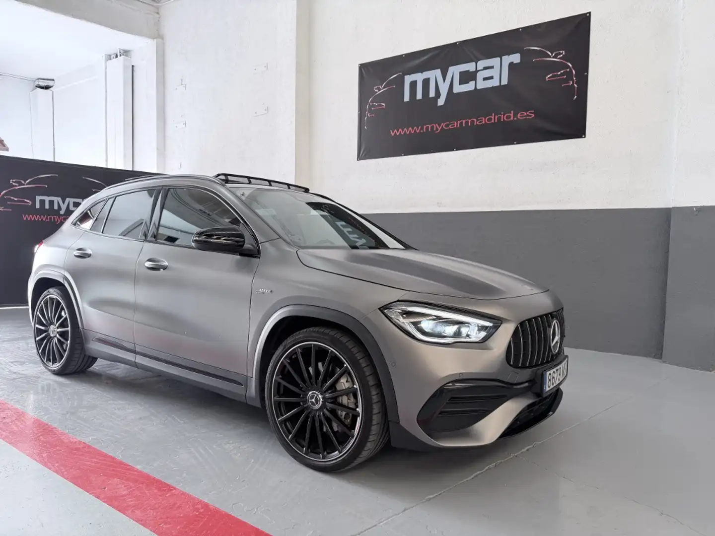 Mercedes-Benz GLA 35 AMG 4Matic 8G-DCT Gris - 2