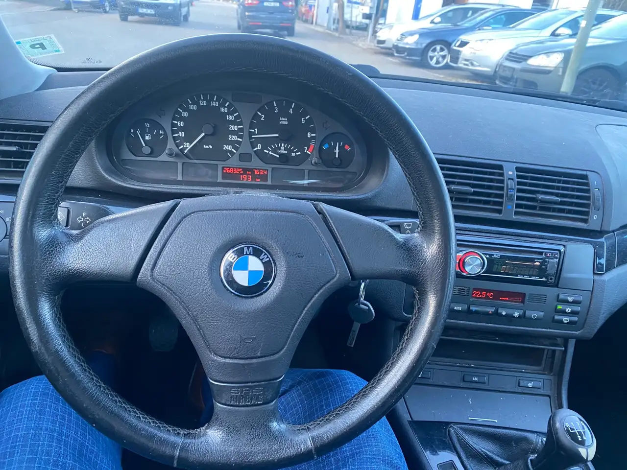 BMW 323i, foto 10