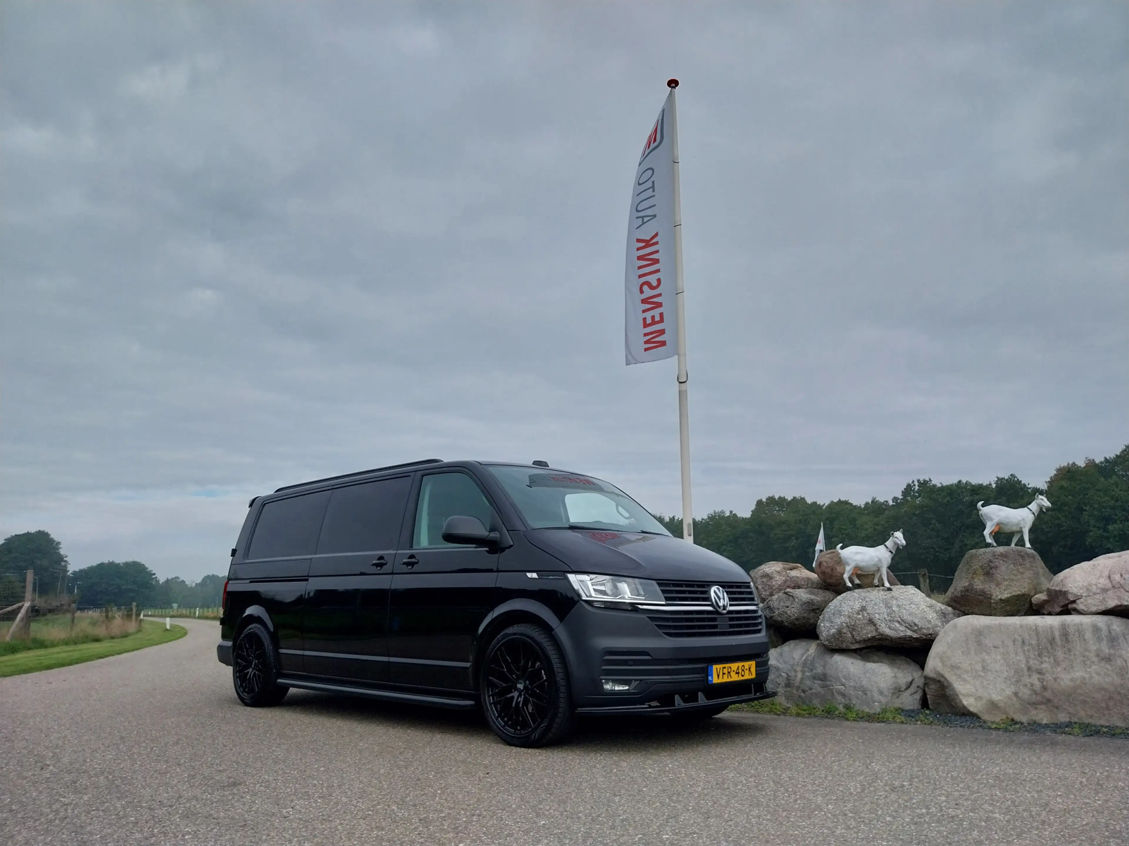 Volkswagen T6.1 Transporter 2.0 TDI 150 PK L2H1 NAVI CRUISE AIRCO 20 INCH TREK — photo 6