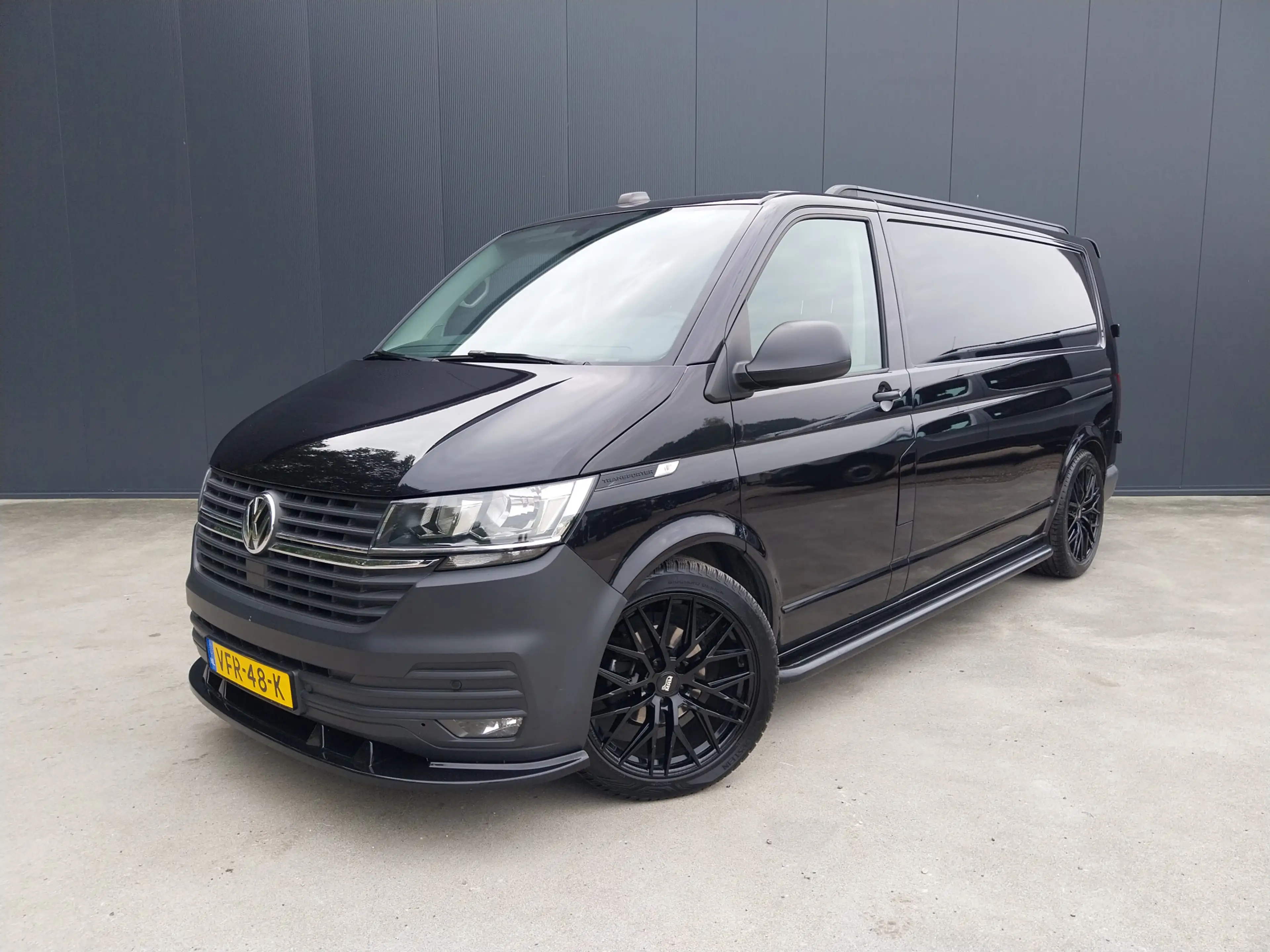 Volkswagen T6.1 Transporter 2.0 TDI 150 PK L2H1 NAVI CRUISE AIRCO 20 INCH TREK