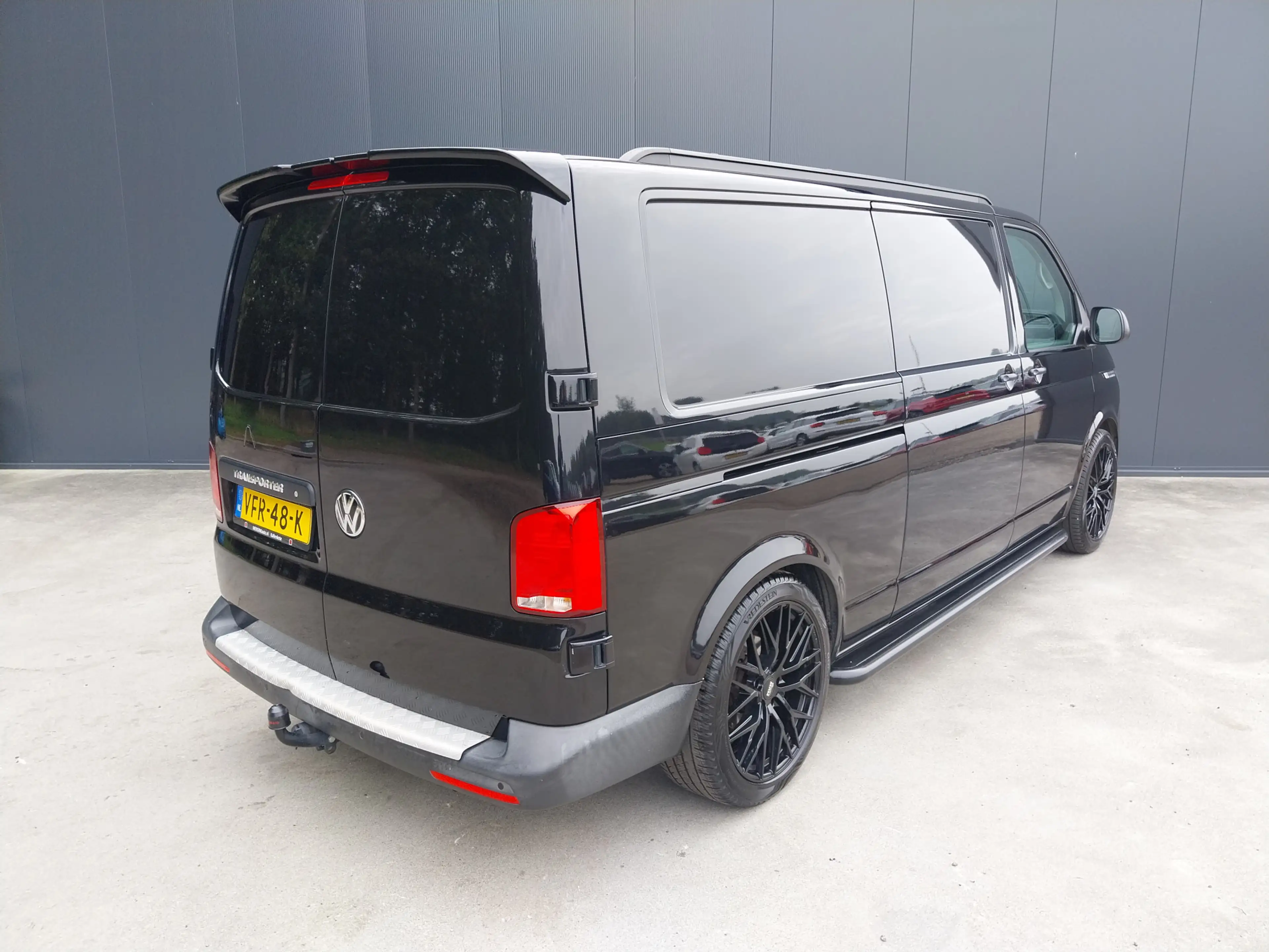 Volkswagen T6.1 Transporter 2.0 TDI 150 PK L2H1 NAVI CRUISE AIRCO 20 INCH TREK — photo 3