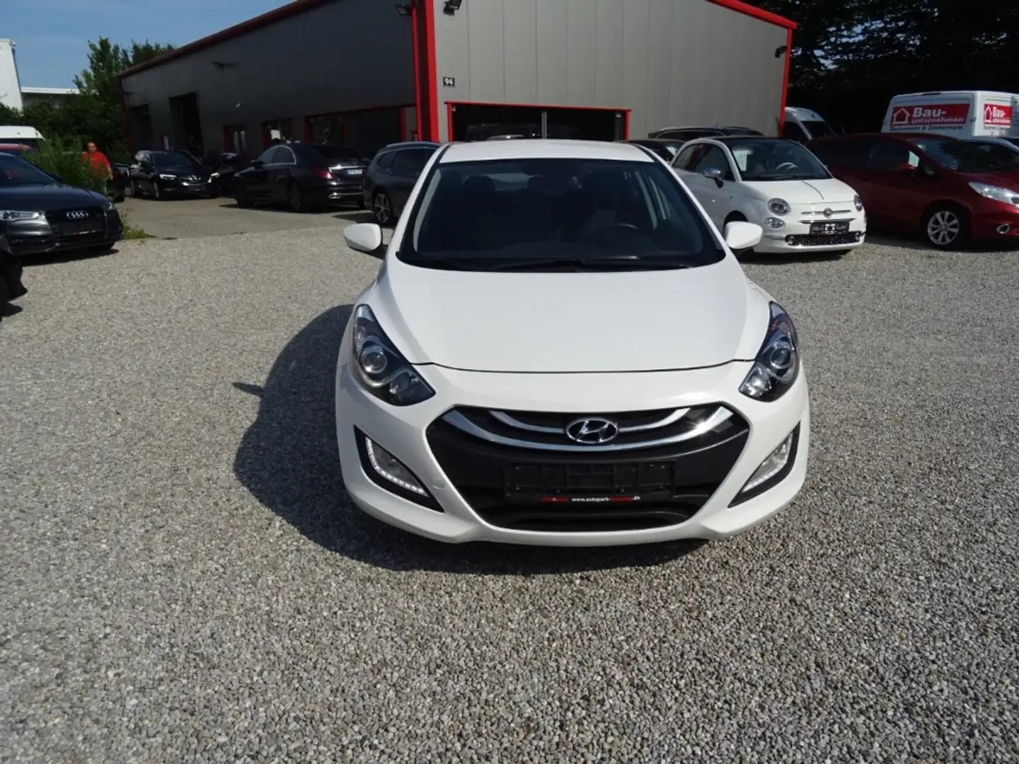 Hyundai i30 Classic 1.4 Alarm Berganfahrass. GA Klima Weiß - 2