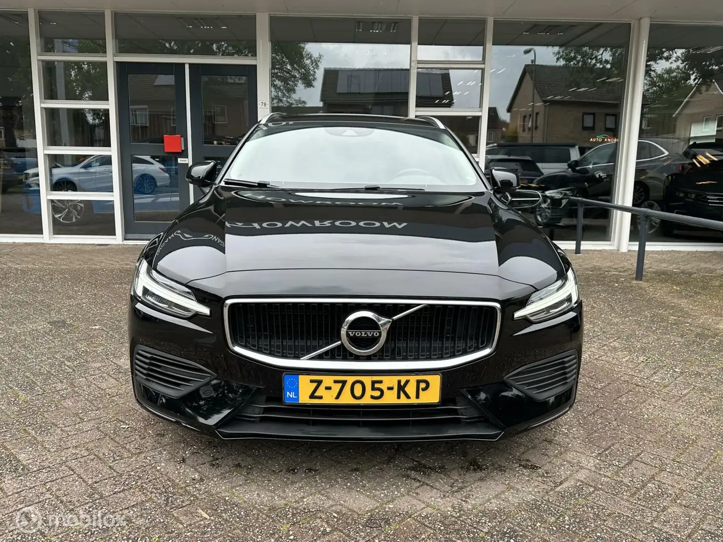 Volvo V60 2.0 T6 Recharge AWD Led, Camera, Climat, LM.. Schwarz - 2
