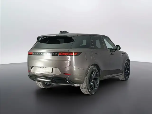 Land Rover Range Rover Sport view 4