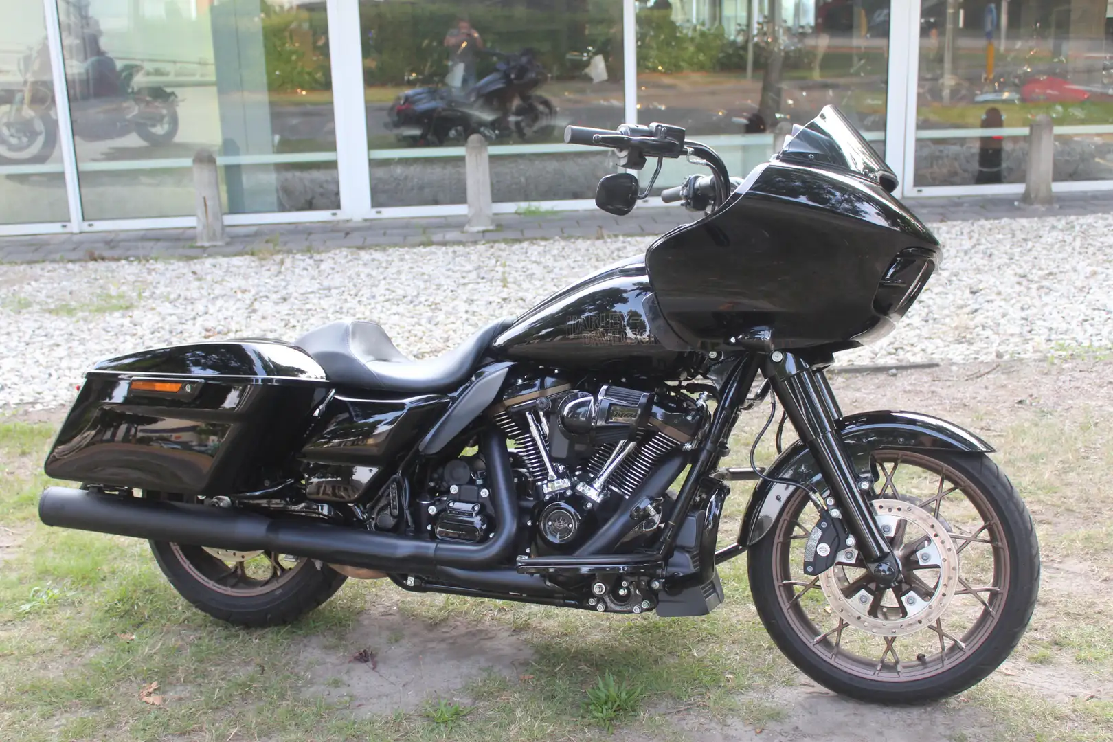 Harley-Davidson Road Glide FLTR-X ST Road-Glide Zwart - 1
