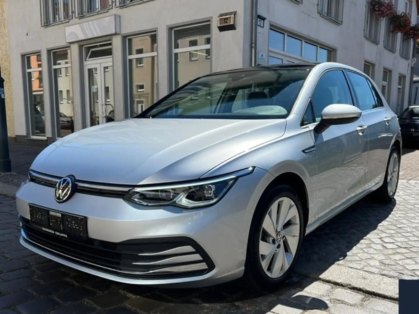 Volkswagen Golf VIII Style PANO eAHK ACC KAM LED SITZHZG Silber - 1
