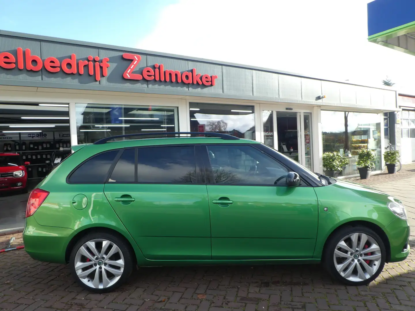 Skoda Fabia Combi 1.4 TSI RS Automaat, 180PK, Clima, Schuifdak Groen - 2